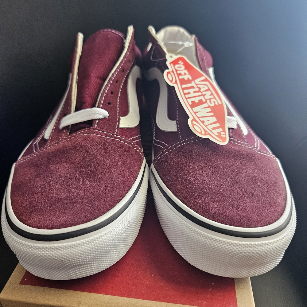 Nwt Vans Old Skool Burgundy and White Sneakers Mens 8 Womens 9.5 - Picture 2 of 10